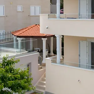 Spacious Modern Miljak - 1min To The Trogir